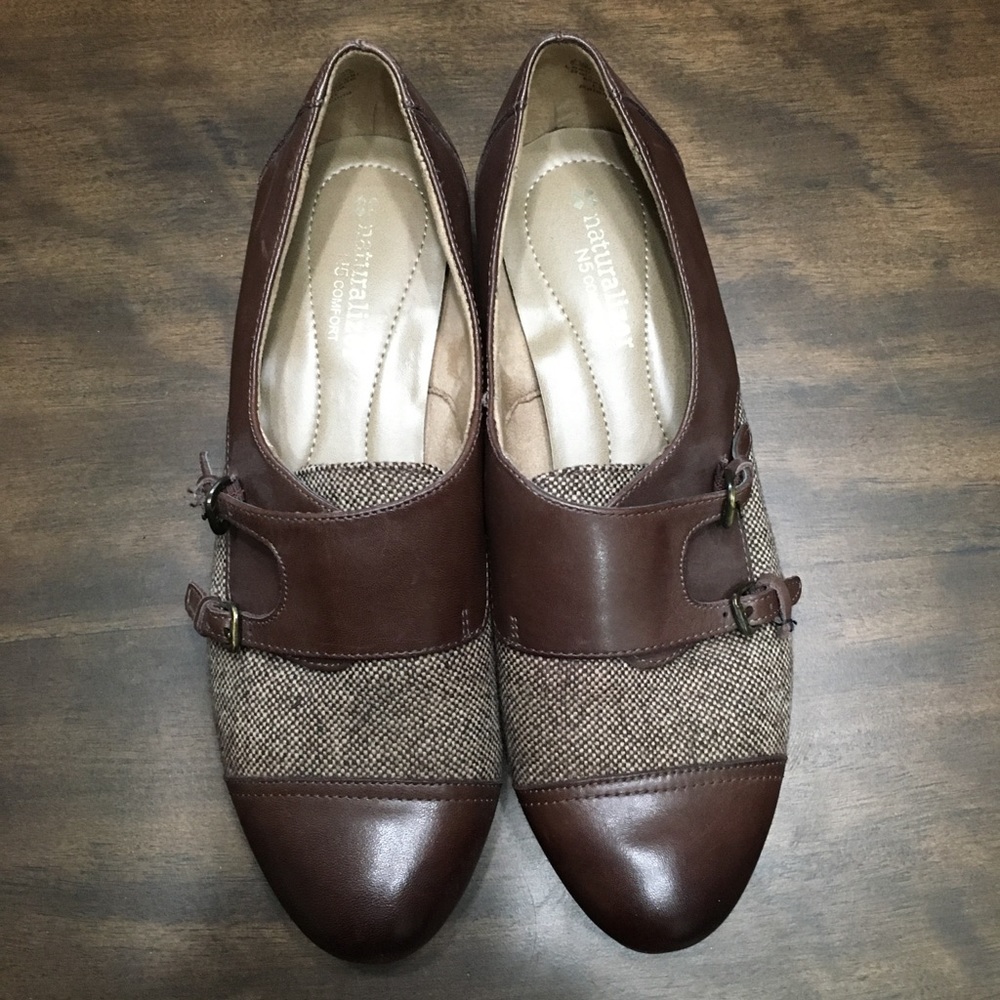 Naturalizer brown leather and cloth flats.